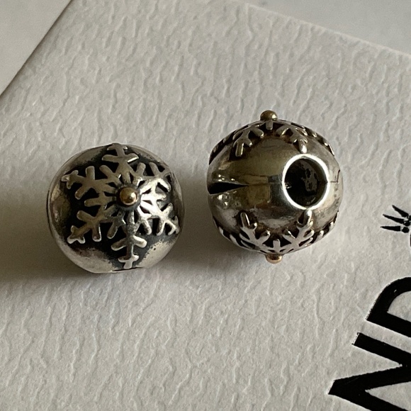 A pair of Pandora tow tone clasps 14k gold and silver - Picture 4 of 4